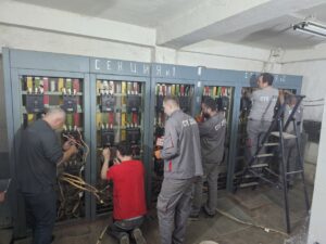 Електромонтаж для бізнесу: повний комплекс робіт під ключ для підприємств